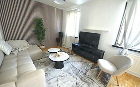 Cosy,Stylish & Big Apartment In The Heart Of City